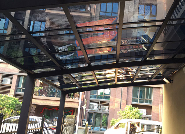 崇左碧桂園陽臺雨棚車棚安裝實例