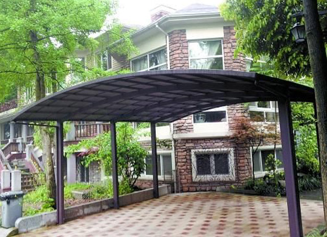 庭院合抱型車棚