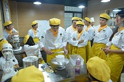 烘焙生日蛋糕制作訓(xùn)練課程