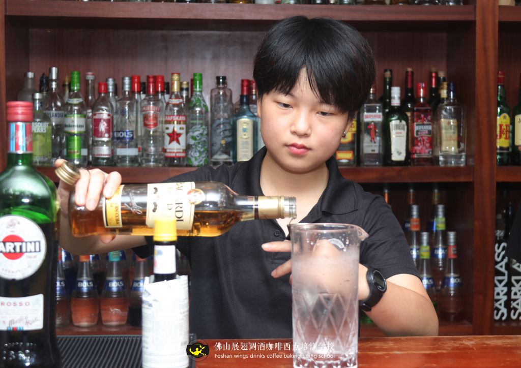 女生學(xué)調(diào)酒怎么樣？好嗎？